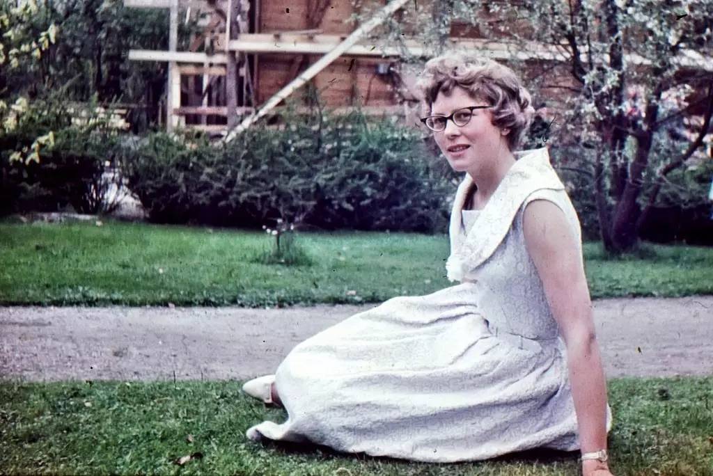 妈妈年轻的时候就是那么的勇敢,你还知道妈妈年轻时的样子吗