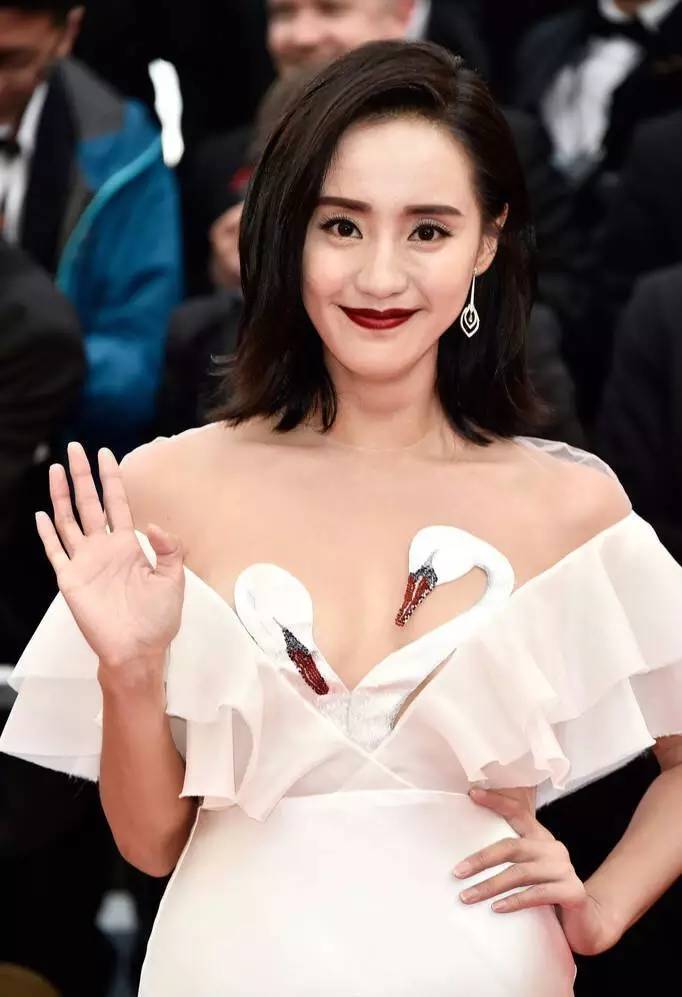 戛纳红毯|照这个趋势,村口剃头王大爷都可以出征戛纳了!