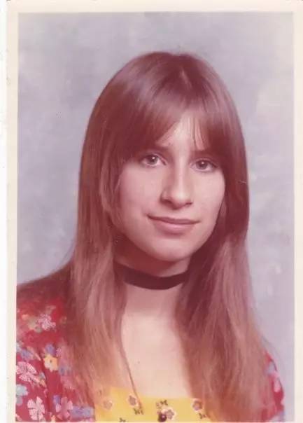 妈妈年轻的时候就是那么的勇敢,你还知道妈妈年轻时的样子吗