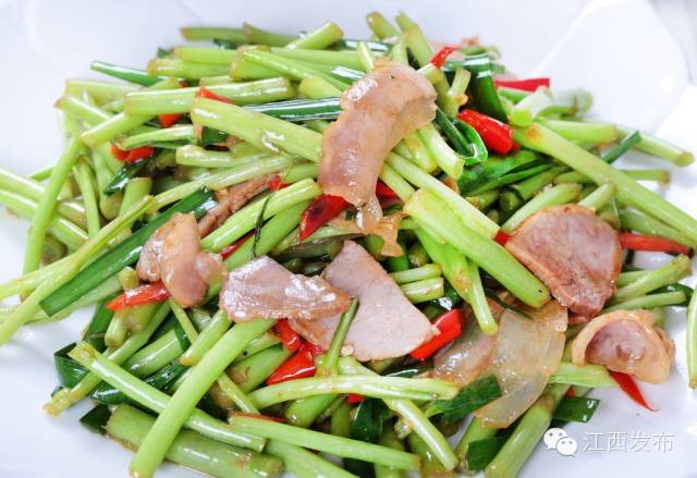 冰河开化狗熊撒欢,冰河解冻万物复苏狗熊撒欢原声