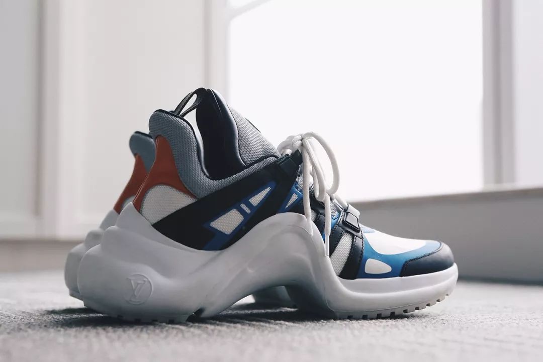 louisvuitton丹宁色运动鞋,louisvuitton老爹鞋多少钱