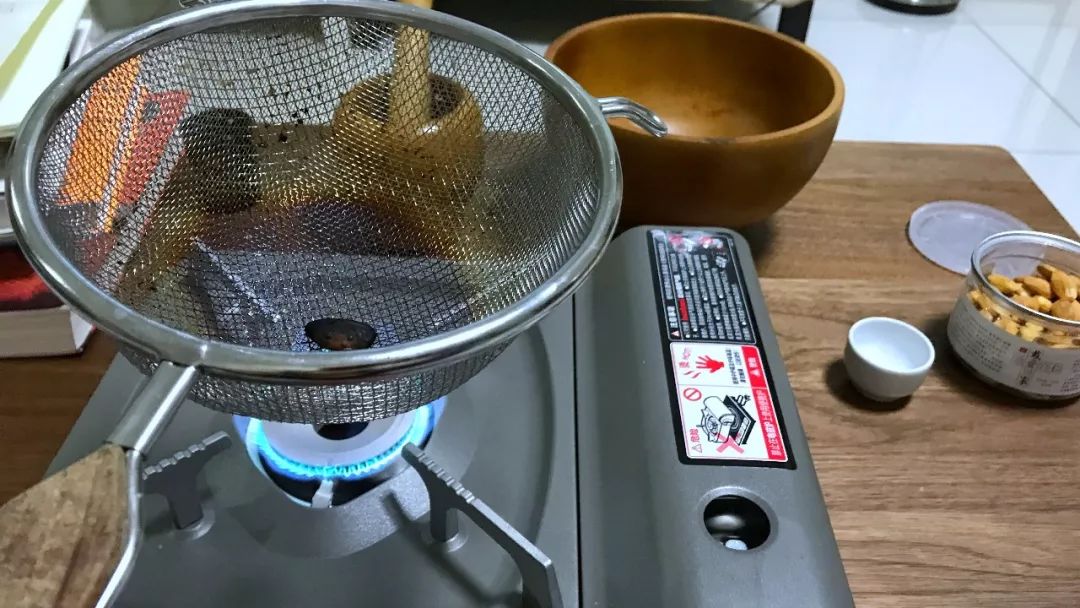 今儿你们都去买买买吧,在厨房打败Gucci、Channel美妆的事放着我来(附8个自制美妆方子)