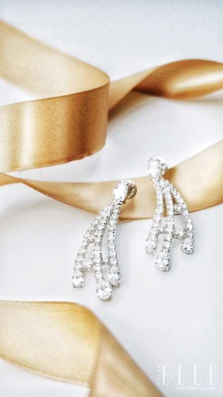 用ARTĒ点缀优雅与灵动李沁佩戴ARTĒ出席京东蝴蝶节“化蝶盛典”