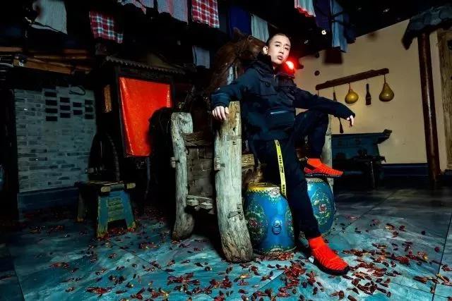 李宁90后的选择,成功征服折多山