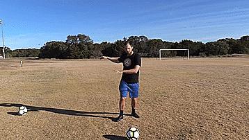 足球初学者教学接球,足球踢球正确姿势教学