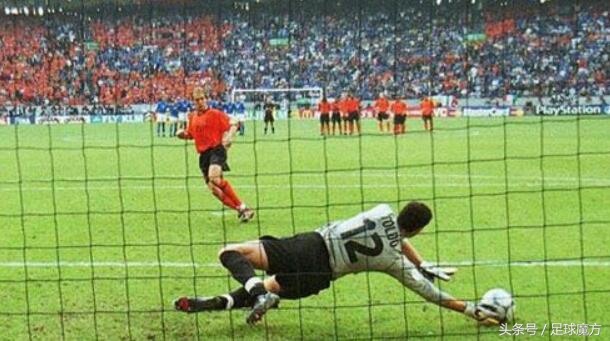 足坛那些令人泪目的瞬间,盘点足坛那些不可思议的奇迹
