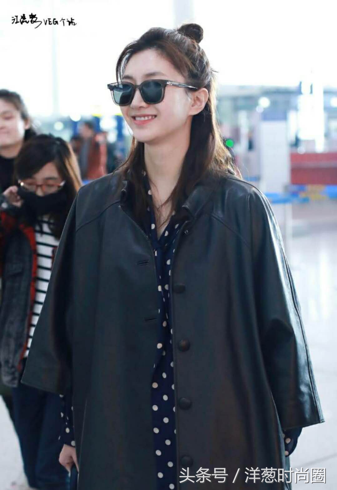 江疏影黑色皮衣搭配,江疏影穿黑色皮衣