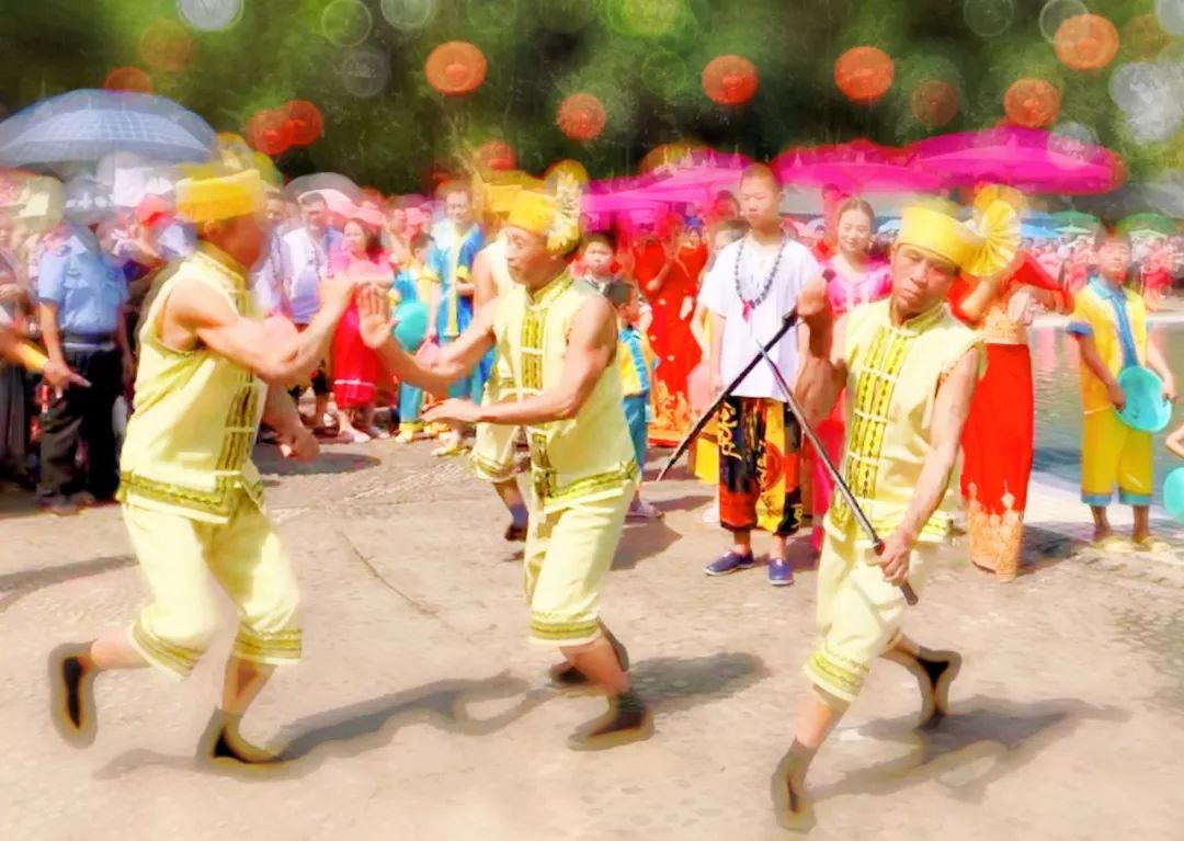 体验一把傣族人民的泼水节,傣族歌曲喜迎新年泼水节的到来