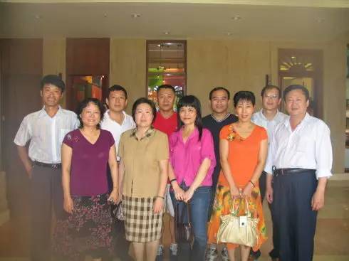 一个公务员写的同学聚会书火了,一个公务员写的同学聚会