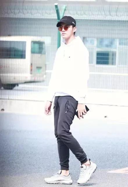 又好看又舒服的运动鞋,好看又便宜的运动鞋价格20元