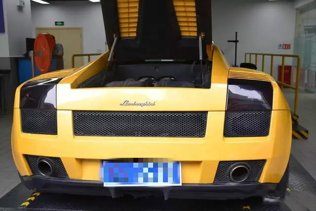 兰博基尼小牛盖拉多视频,兰博基尼