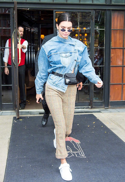 现在的年轻人穿衣服好潮流时尚,如何穿衣服才能时尚潮流