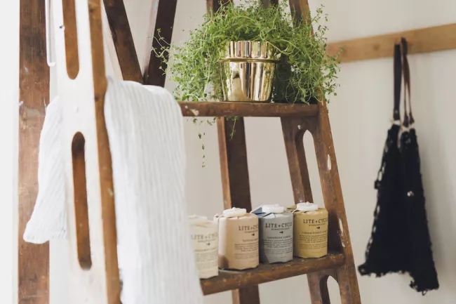 跟着“盐系”人设一起火了的,还有盐系家居