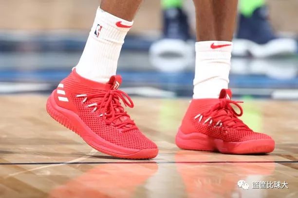 库里中国赛2017深圳出场仪式,2020库里nba入场秀