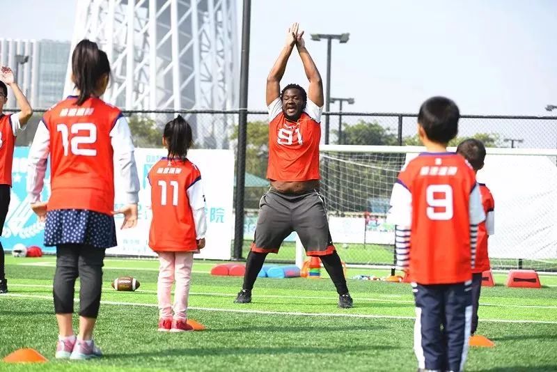 带小孩玩橄榄球,带娃来广州怎么玩