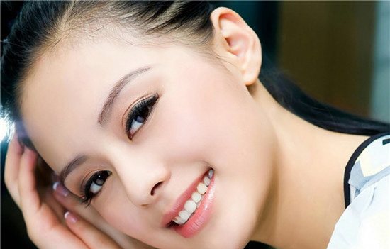 阿娇刮痧,阿娇背部刮痧图片