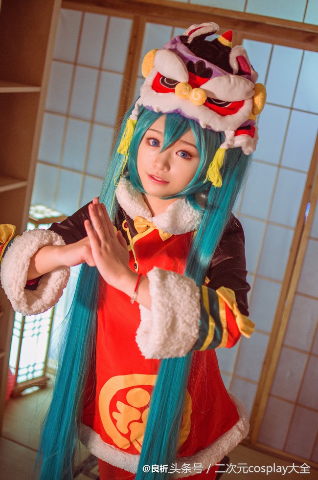 舞狮初音未来cos,初音未来cos原神校园表演