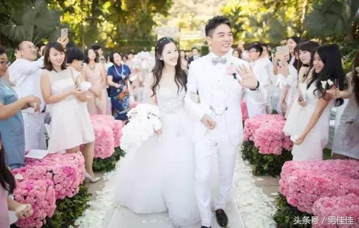 刘强东前女友目前在京东的职务,刘强东老婆年轻时的照片