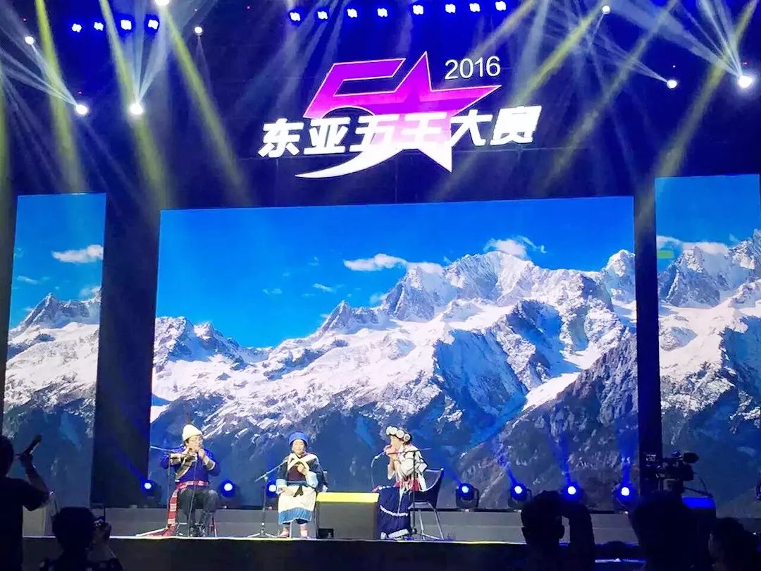 热爱民族别只是靠说，看看人家是咋做的！