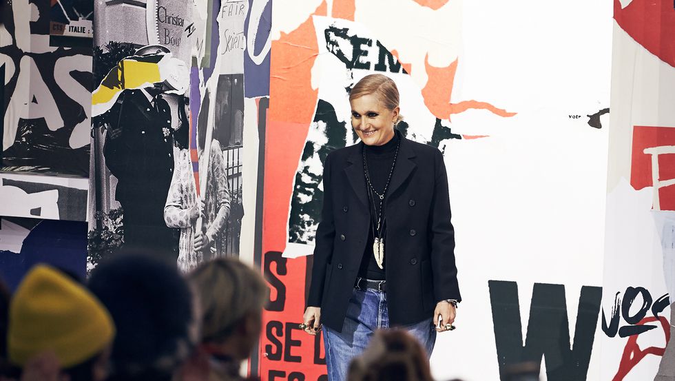 dior成衣秀经典,dior2018秋冬时装复古巴黎郊区