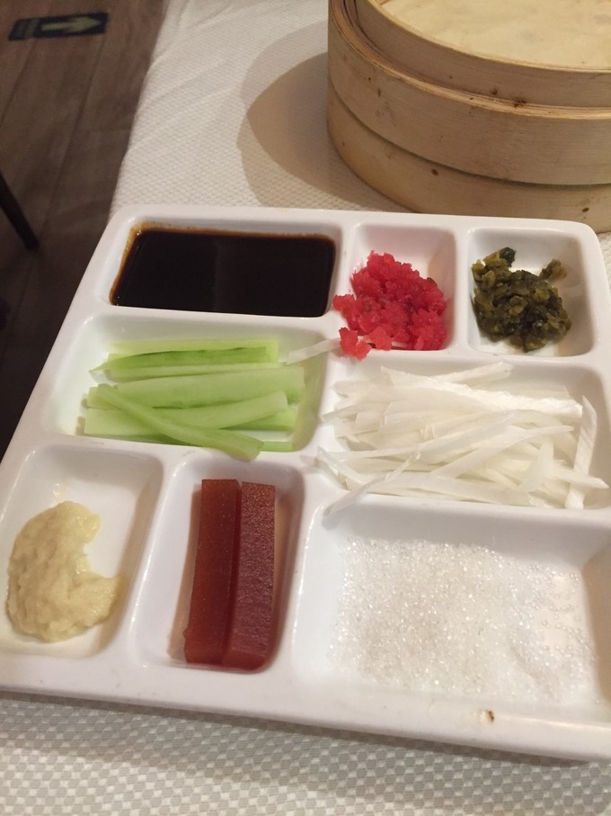 冬天去哪里旅游暖和特色美食,冬季游玩攻略美食推荐