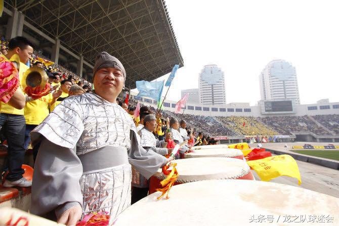 【球迷故事】爱陕西队的何大锤：热血永驻，尽此生之慷慨