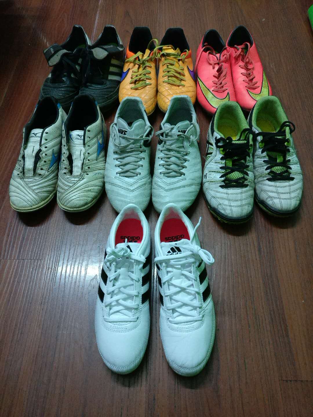 怎样选一双适合自己的足球鞋,一双适合自己的足球鞋怎么挑