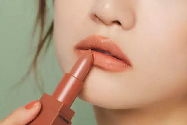 大牌自制口红推荐哪款好用,自制变色口红推荐哪款好用