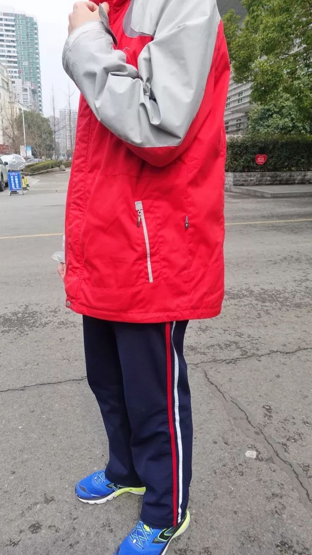 宜昌高中校服大全,宜昌哪个高中校服是红灰秋季校服