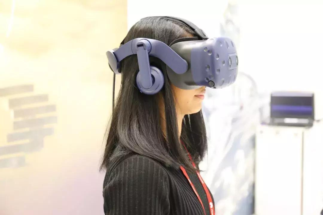 关于未来，VIVE在MWC上造了一个新词，众人服气