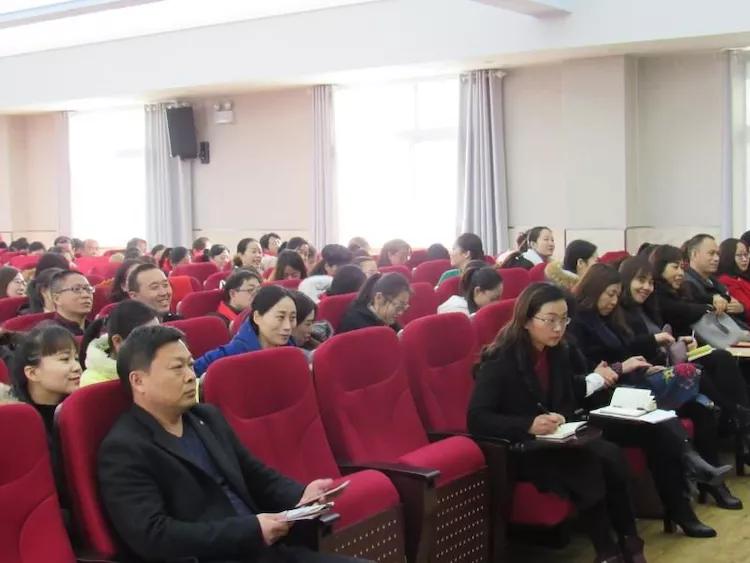 虎跃龙腾迎新春,虎跃龙腾扬帆起航