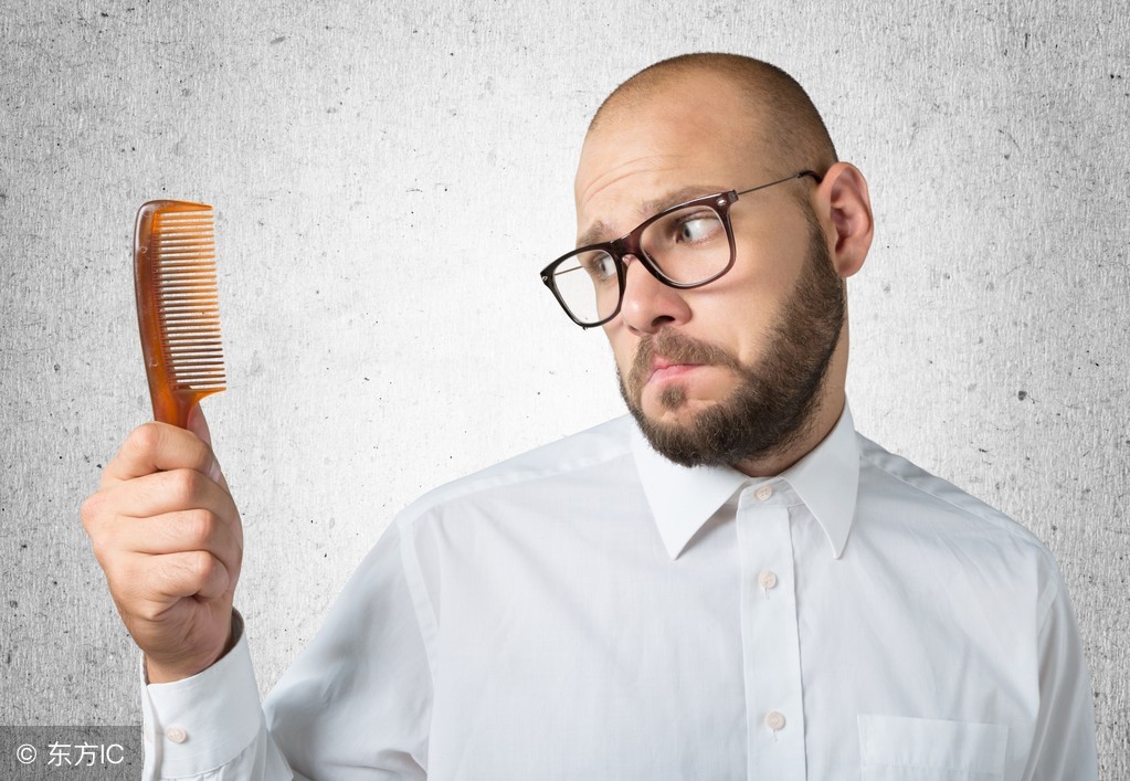 老年脱发每天坚持梳头可以生发吗,预防老年脱发的食疗法