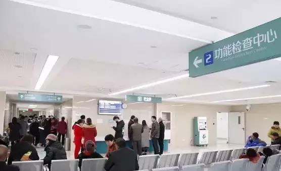 阜阳发热门诊爆满,阜阳六院2楼门诊