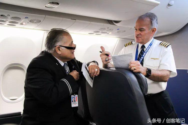 乘务员的行为细节,乘务员背后的心酸