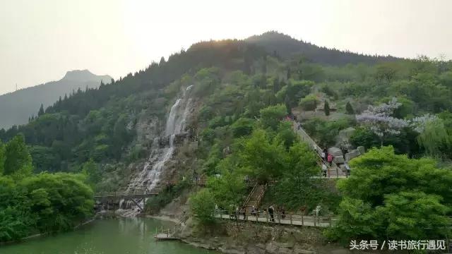 在青山绿水间游玩,在青山绿水间感受大自然