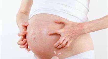 孕期出现皮肤瘙痒的概率,孕早期妊娠痒疹什么原因起的