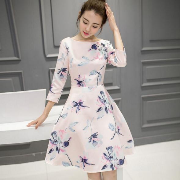 气质款连衣裙让你与众不同,修身气质型连衣裙