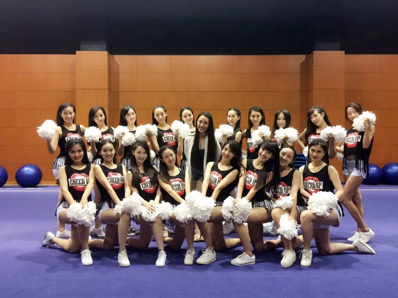 浙大最美啦啦队表演视频,浙江卫视浙大啦啦操队