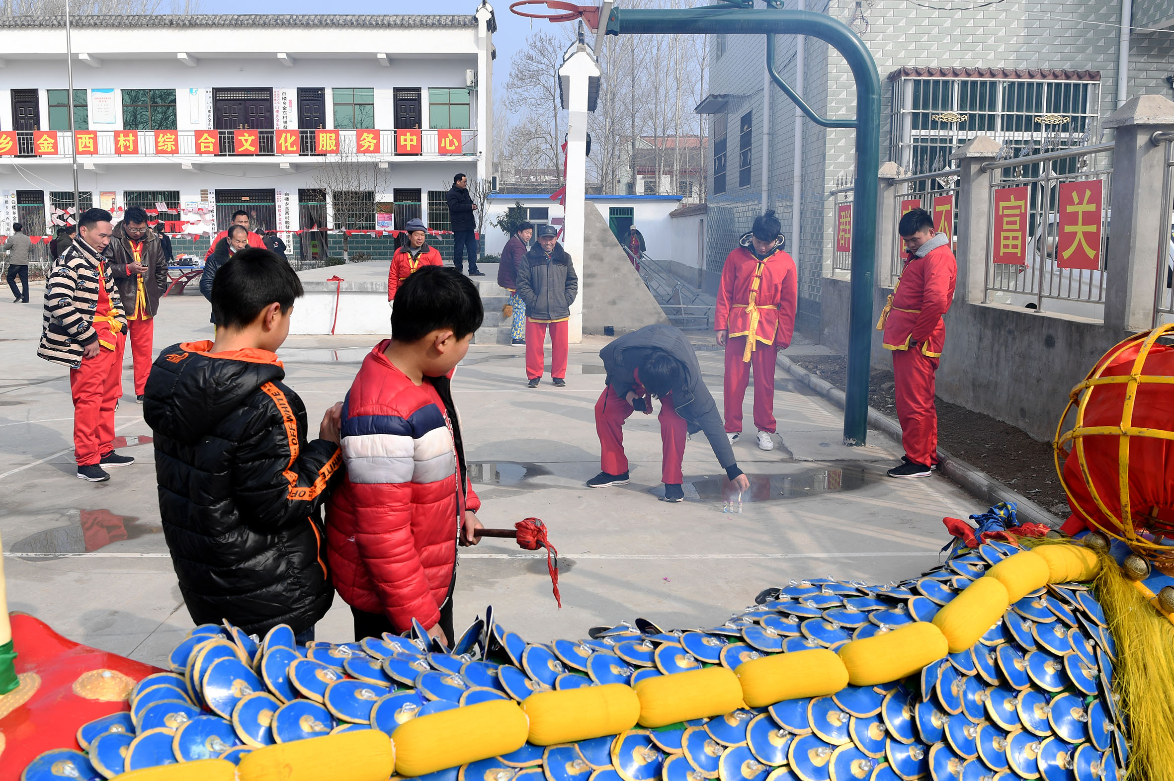 麒麟舞猜灯谜全家福:白楼乡金西村民的生活白糖粘蜜那叫个甜