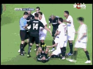 足坛十大假摔球星第一名,足坛花式假摔名场面盘点