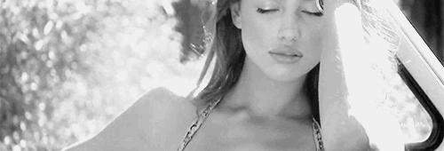 一游泳就恶心想吐是怎么回事,一游泳就胸闷是什么原因