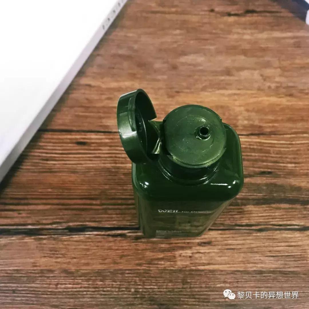 出油毛孔大补什么,出油推荐护肤品