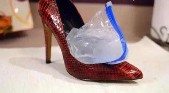 买的鞋子磨脚不给退该如何处理,鞋子磨脚处理的简单方法图片