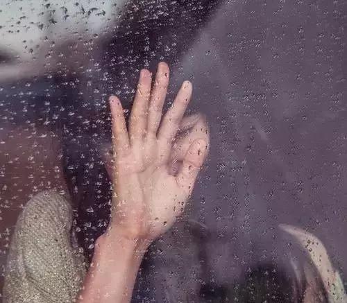 心理学分析：恋人生气时，你可以用这个方法来“哄”ta