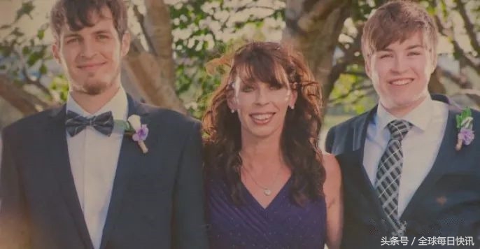 加拿大买彩票中3亿,女子买彩票时中了127万