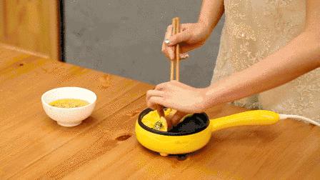 秋葵鸡蛋宝宝早餐,秋葵鸡蛋卷的做法宝宝