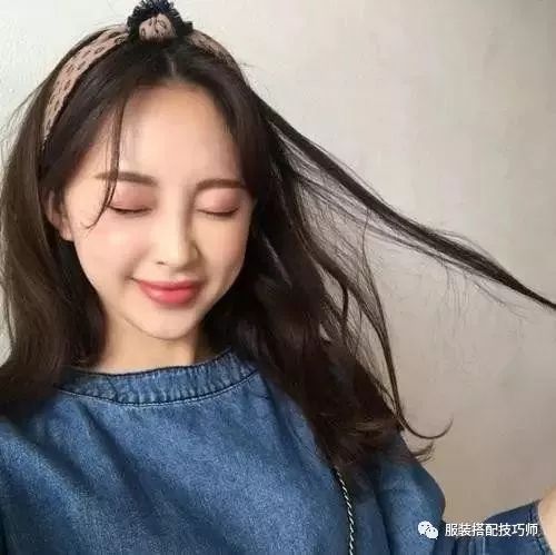 宽松服装拍照怎么摆姿势更自然,女生衣服穿搭拍照怎么摆pose