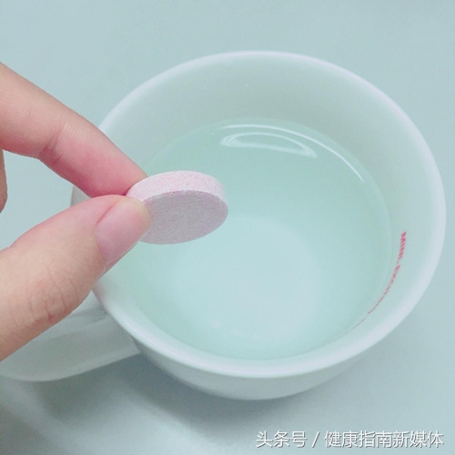 所有的药都能溶于水吗,8种药不能用热水送服