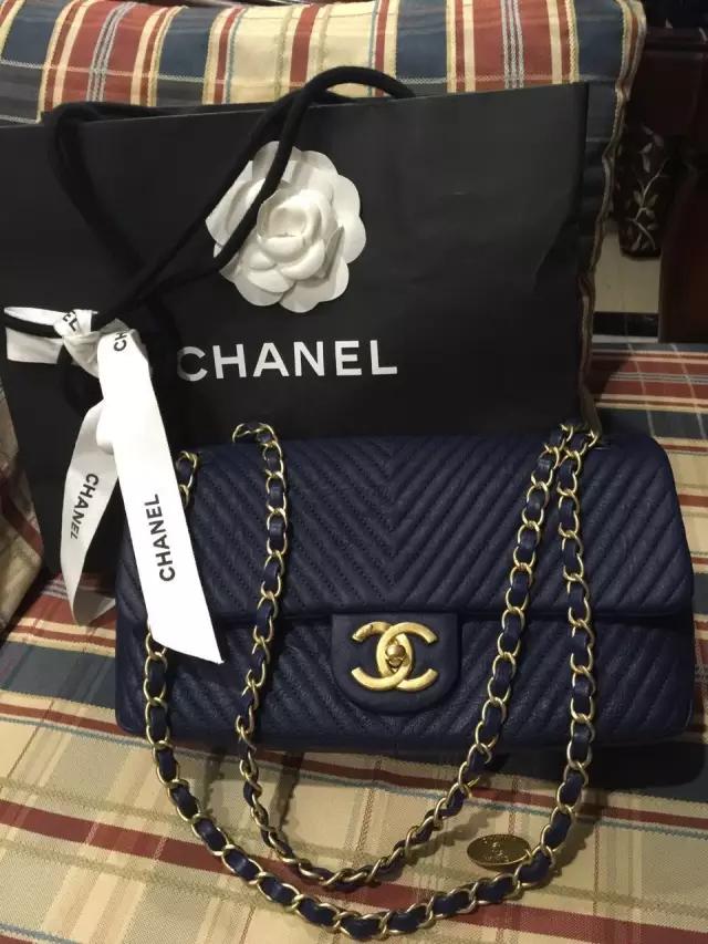 撞包也要背？这些热门包包受欢迎是有原因的