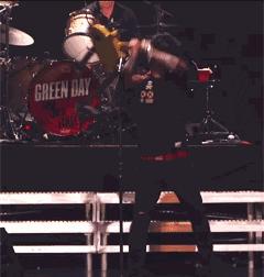 如何修复摔坏的吉他,怎么损坏吉他